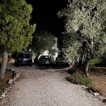 B&B Villa Mediterranee Con Parking Space Trani Exterior photo