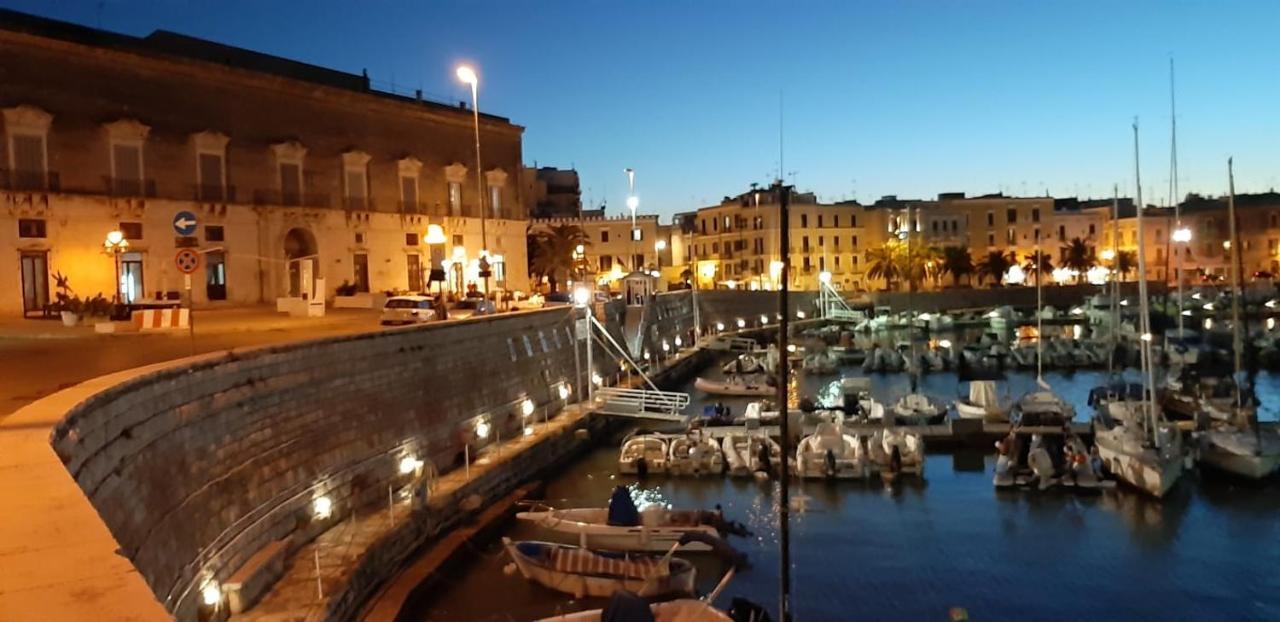 B&B Villa Mediterranee Con Parking Space Trani Exterior photo