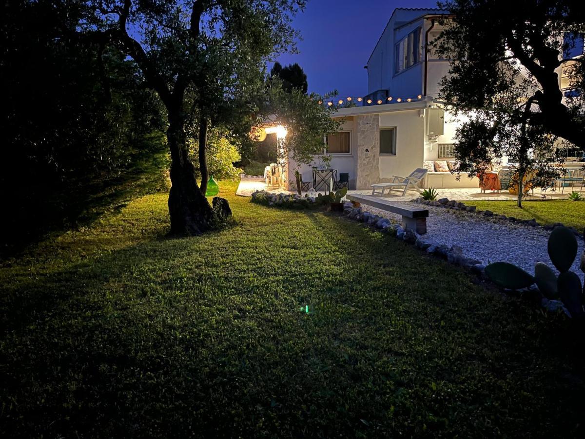 B&B Villa Mediterranee Con Parking Space Trani Exterior photo