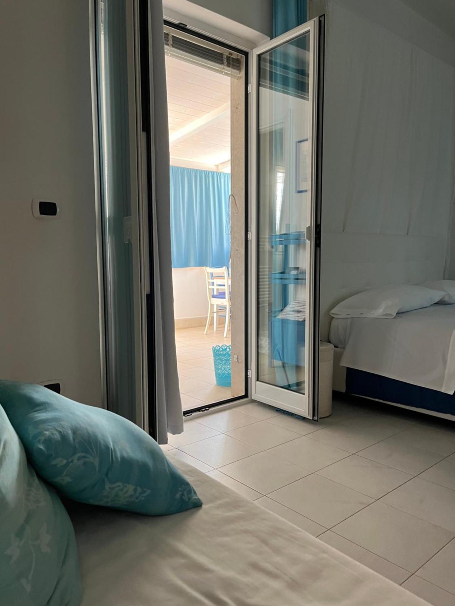 B&B Villa Mediterranee Con Parking Space Trani Exterior photo