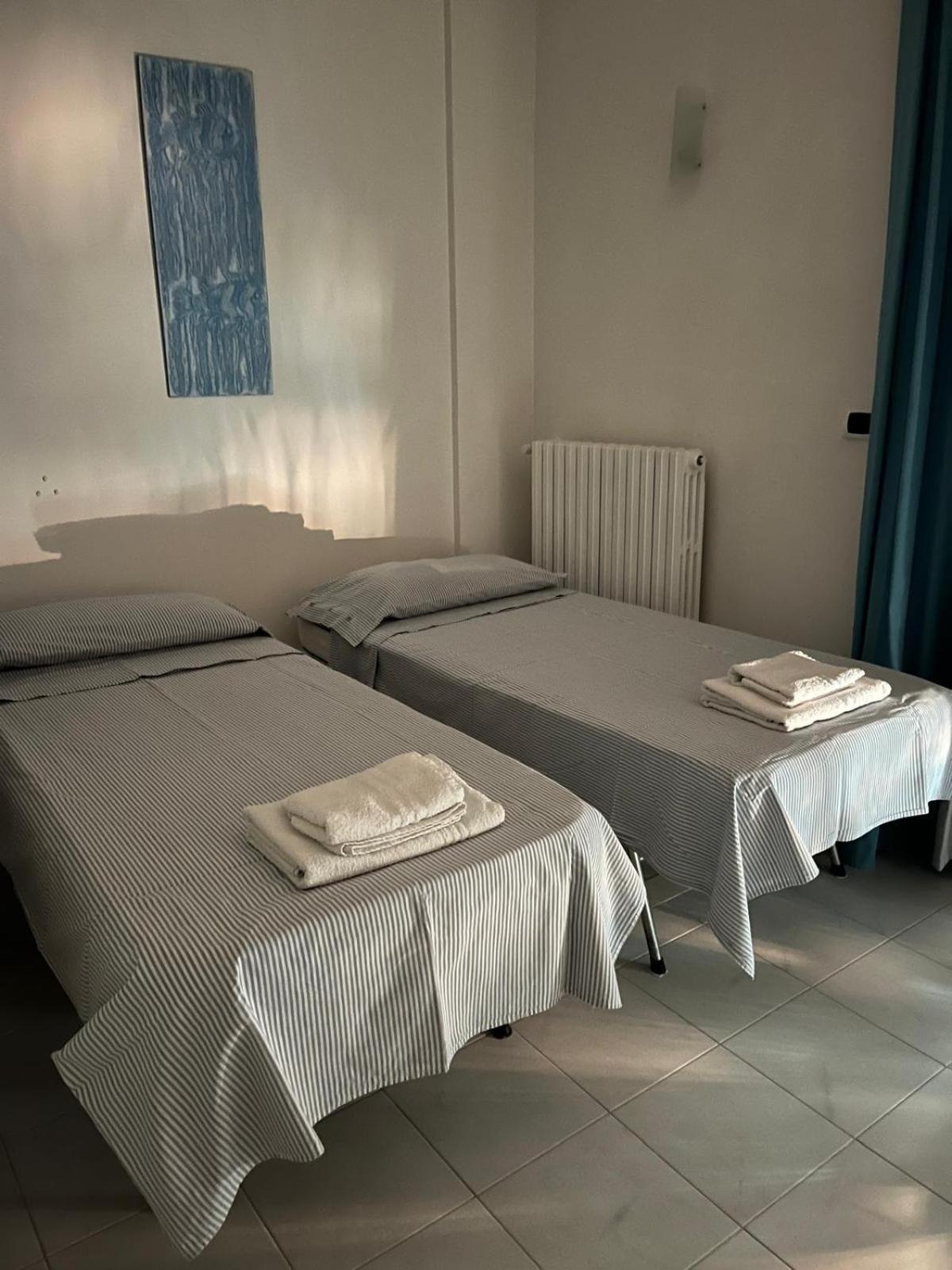 B&B Villa Mediterranee Con Parking Space Trani Exterior photo