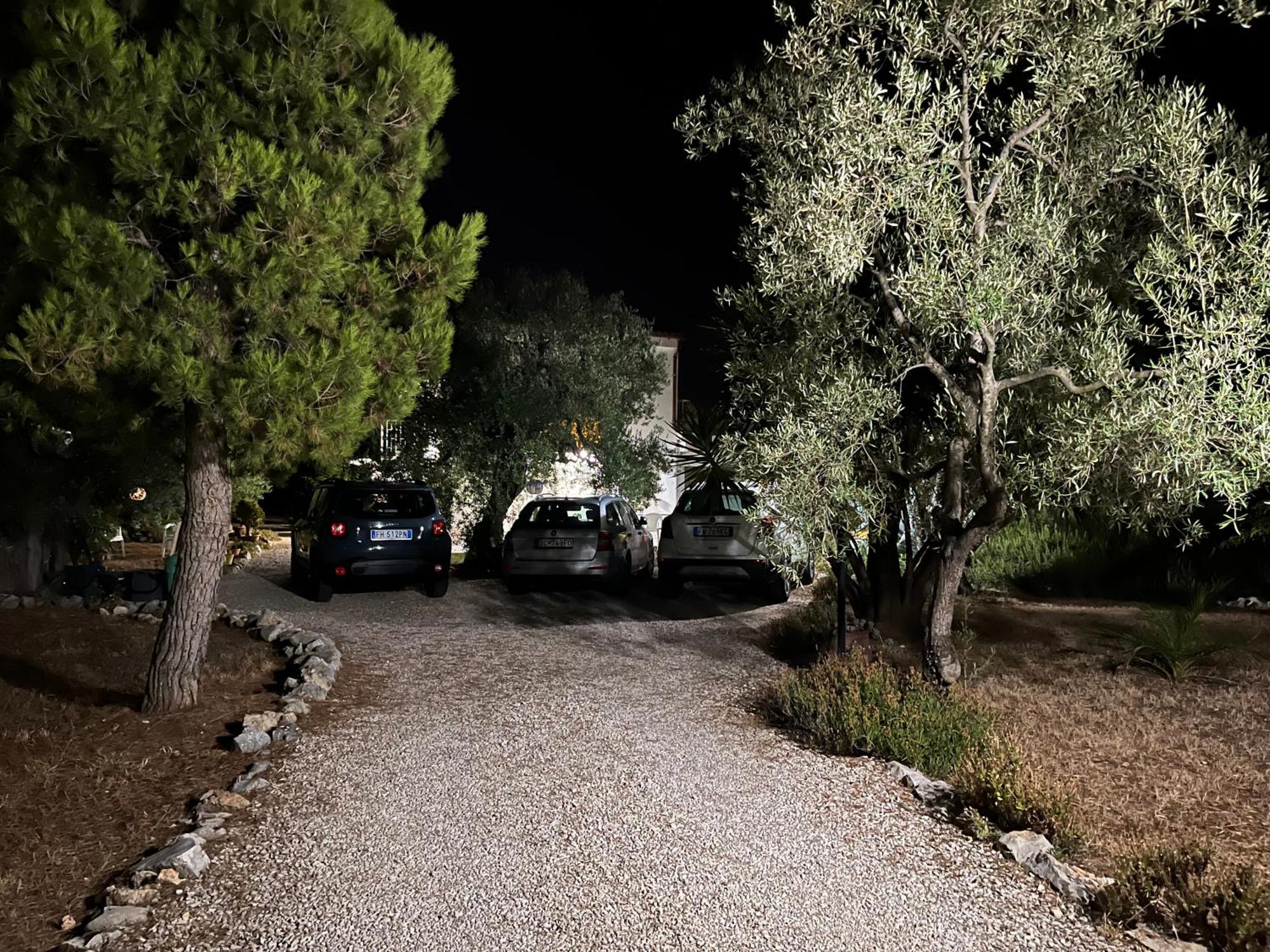 B&B Villa Mediterranee Con Parking Space Trani Exterior photo