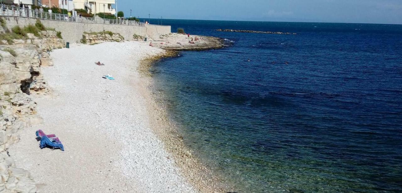 B&B Villa Mediterranee Con Parking Space Trani Exterior photo